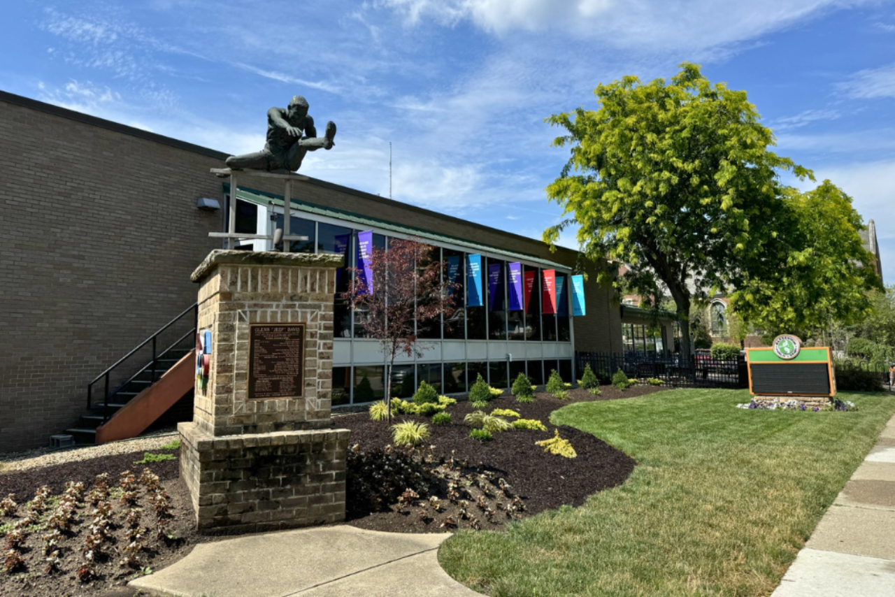Statue of Jeep Davis in front of the Barberton Public Library
